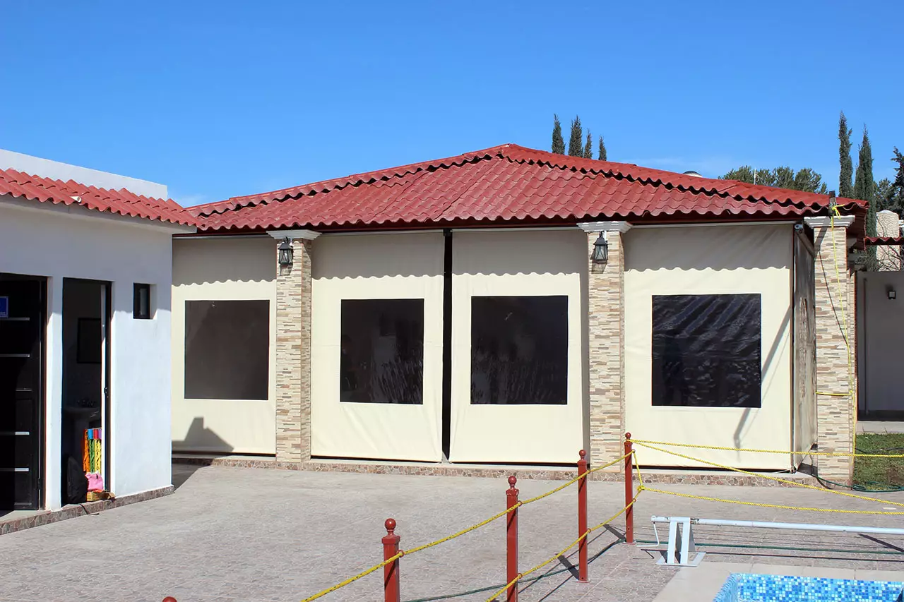 Persianas enrollables en residencia en Arteaga